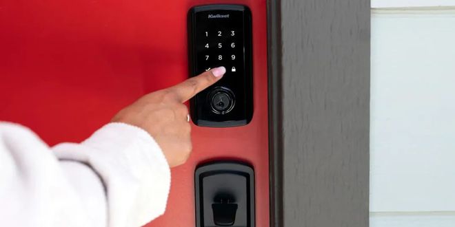 持HomeKit、Alexa、谷歌等平台 与国内智能锁有哪些差异？EVO视讯真人Kwikse推出Halo ｓｅｌｅｃｔ智能门锁 支(图1)